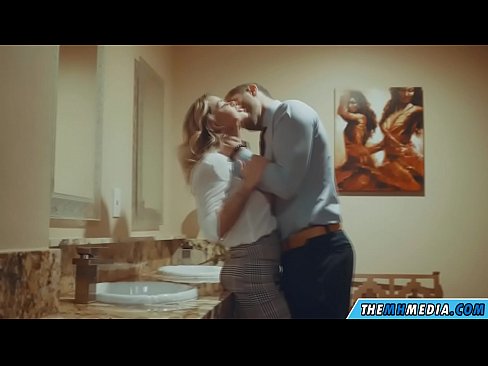 ❤️ Когато наедряла блондинка ви съблазни в обществена тоалетна ️❌ Ебане видео в bg.basseyn-vsem.ru ❤
